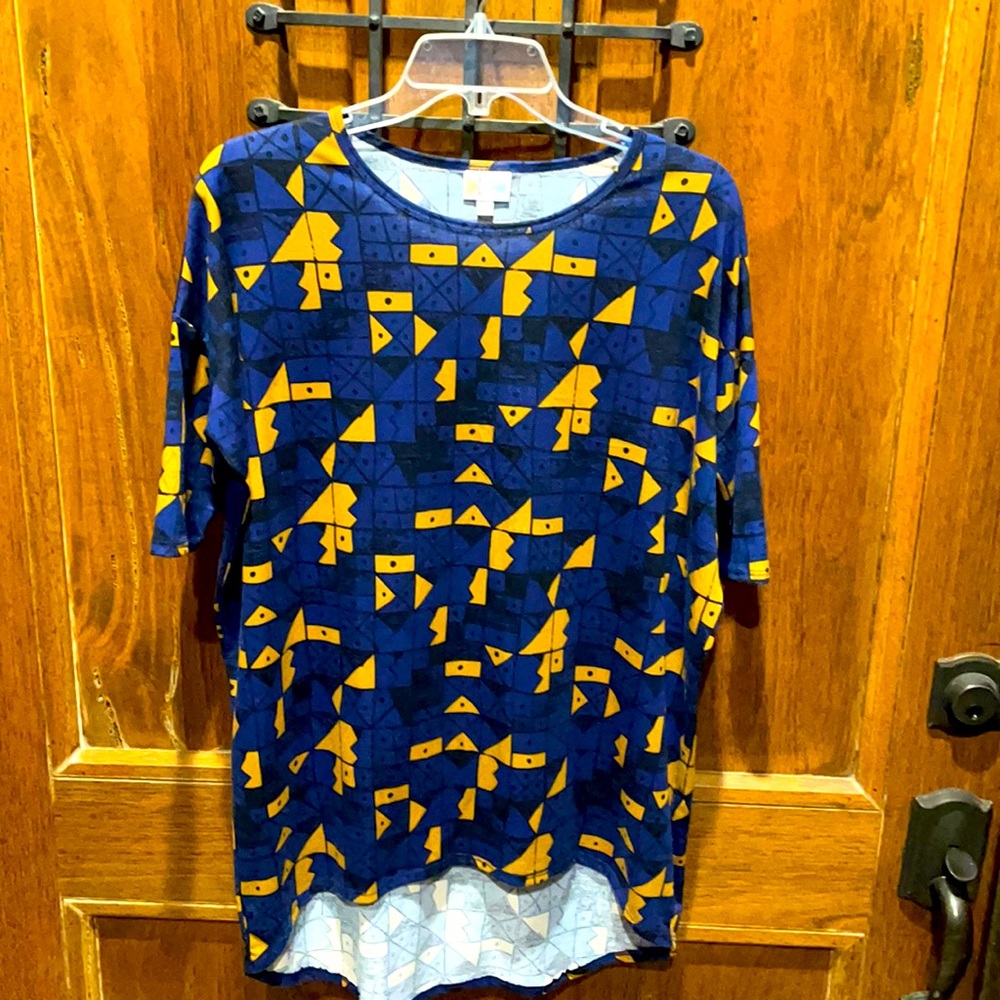 EUC Lularoe Irma Geometric Tunic size XS